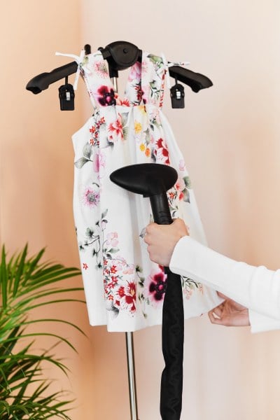 prasowanie sukienki poliestrowej